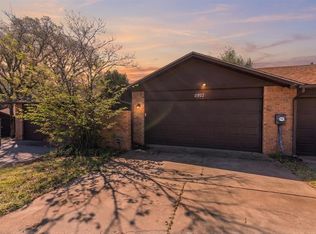 2922 Stonepoint Dr, Edmond, OK 73034