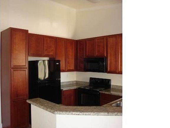 4th image of 78650 Avenue 42 APT 1814