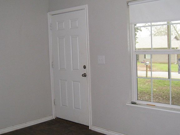 2nd image of 670 Reagan St