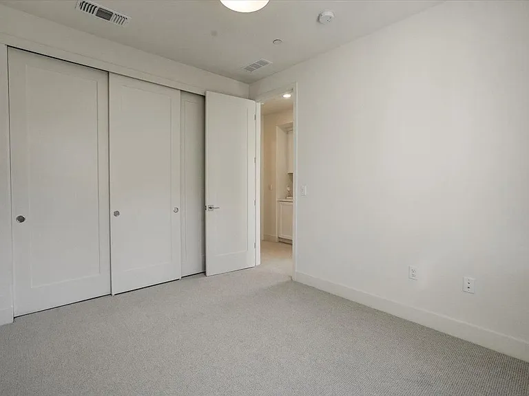 12101 Almeria Way — Photo 13