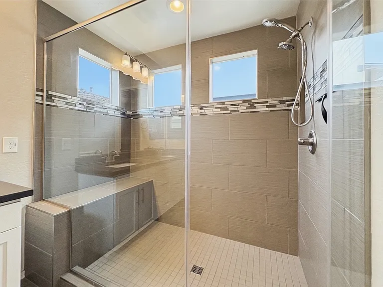 2345 W Gloria Ln — Photo 21