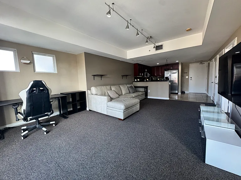 875 G St #603 — Photo 4