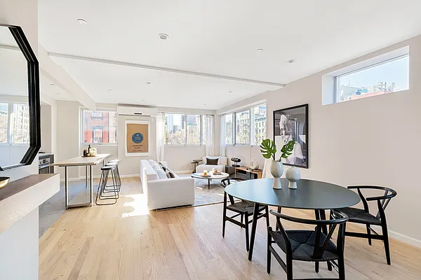 Sold by Compass | media 17