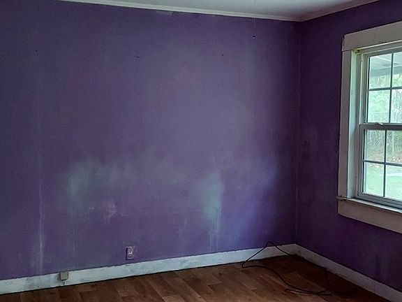 5th image of 138 9th St SW