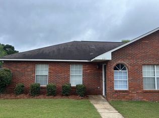 221 Rosalie Ct, Auburn, AL 36832