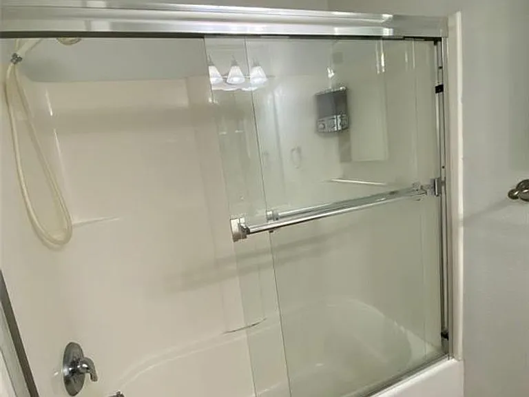 5330 Pershing Ave #606 — Photo 14