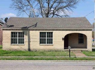 209 N Johnson Ave, Mount Pleasant, TX 75455