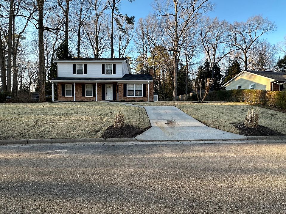1st image of 111 Canterbury Pl