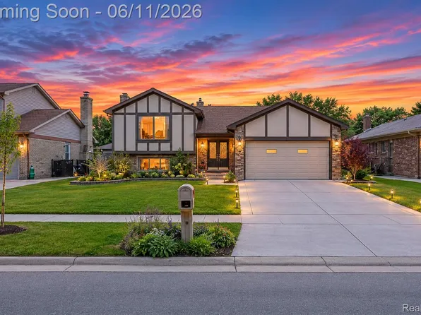 35826 Foothill Dr, Sterling Heights, MI 48312