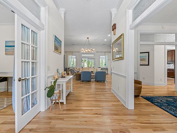 4th image of 140 Heritage Dr.