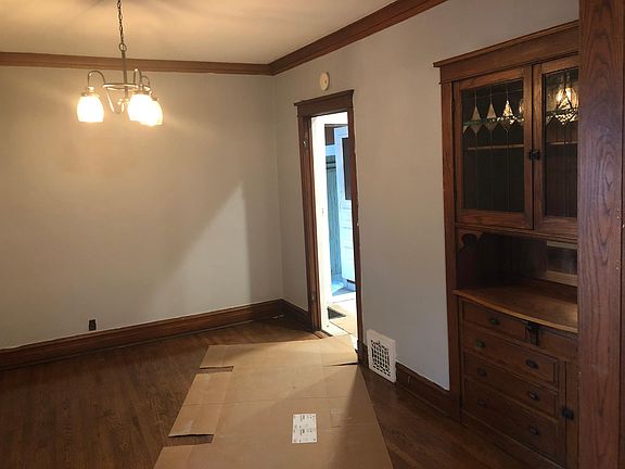 2nd image of 2236 W Cornelia Ave #1