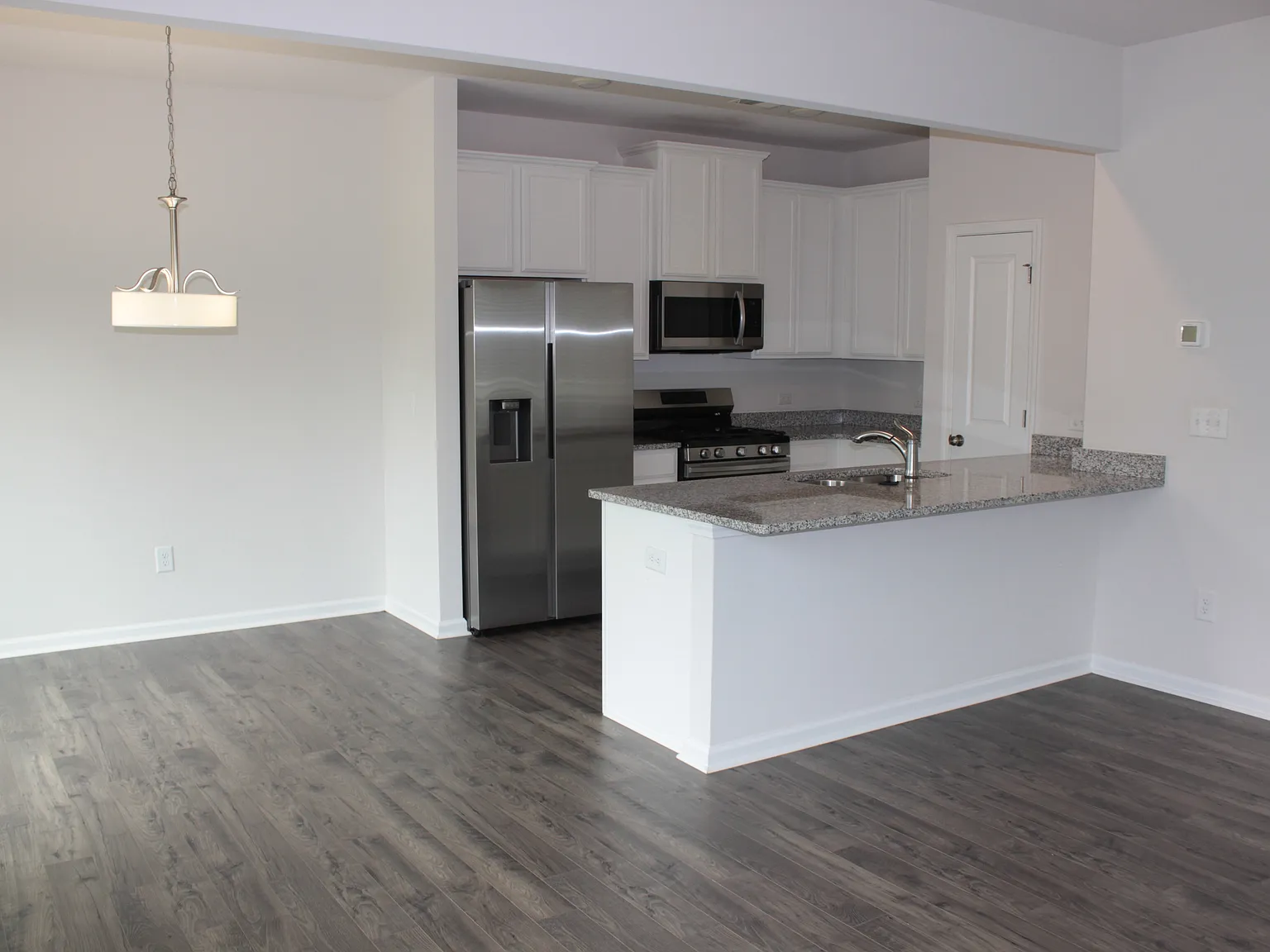 15 Apricot Lane - 1 — Photo 4