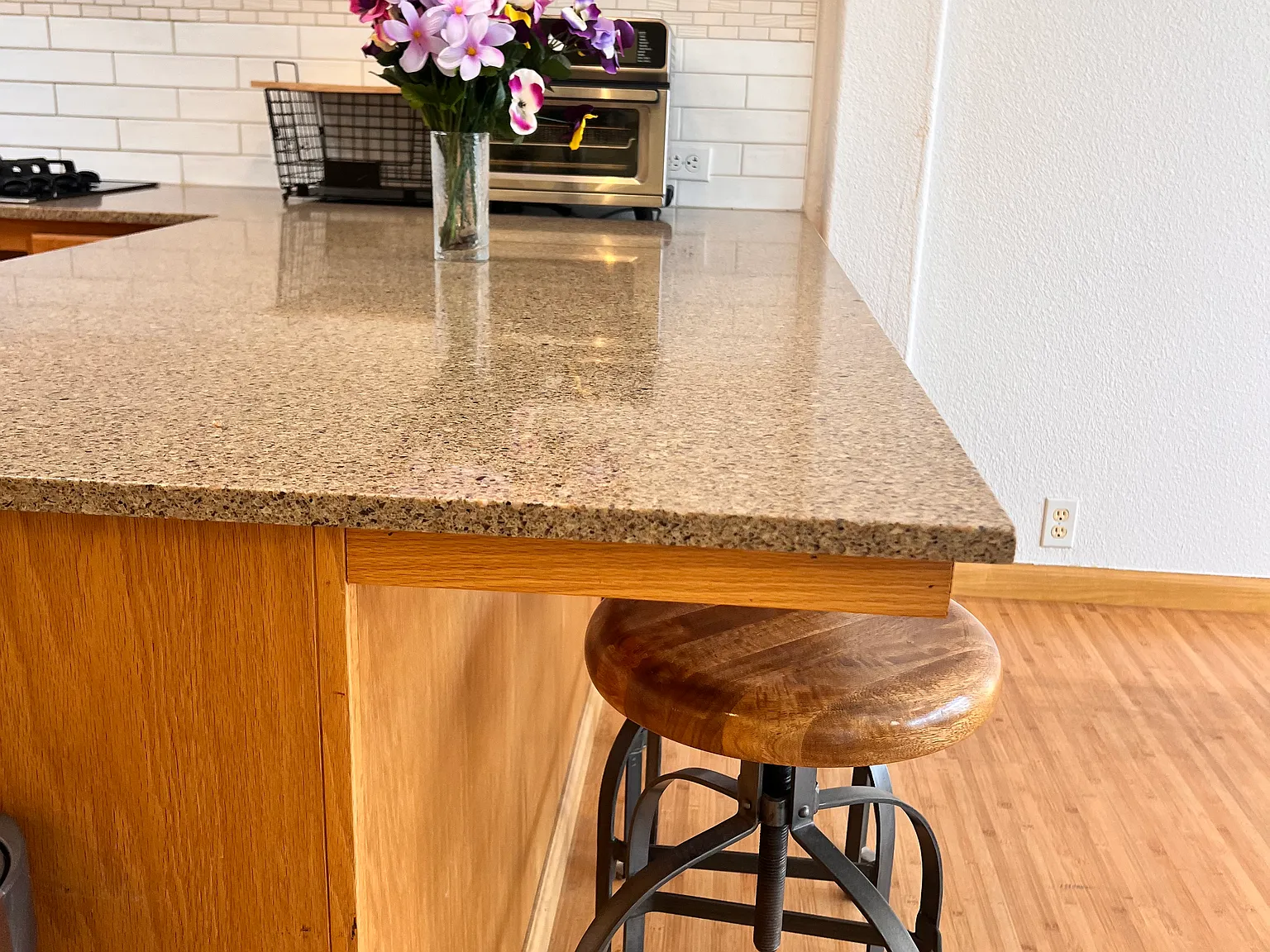 3 bed, 1800 sqft, $5,300 — Photo 3