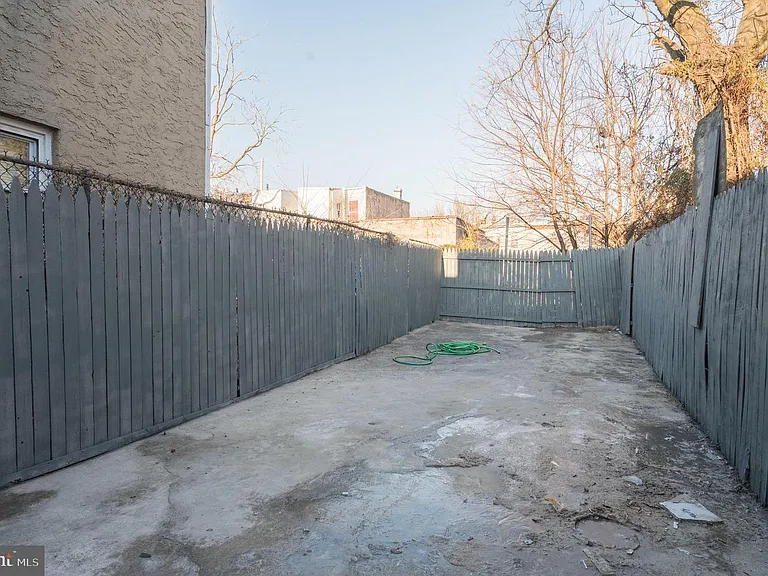 2131 E Clearfield St — Photo 20
