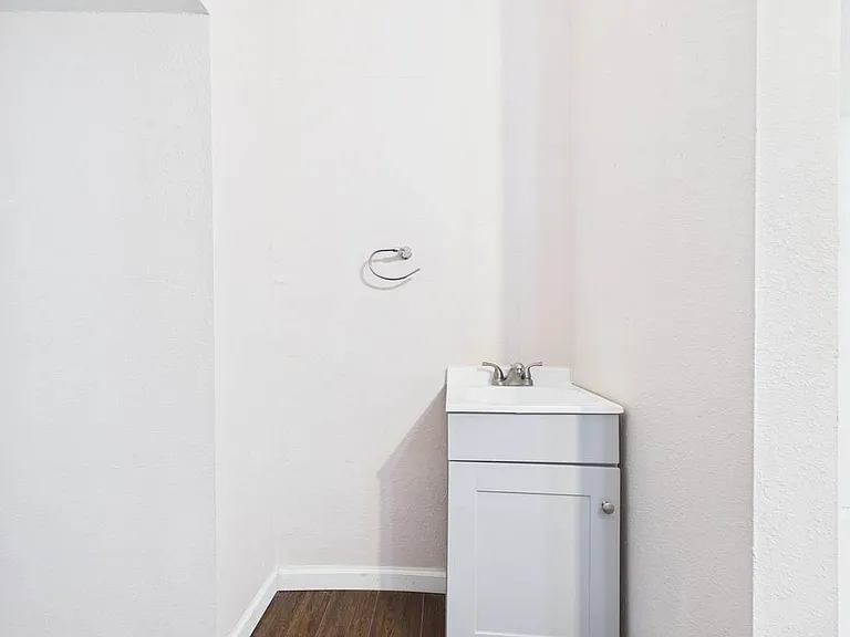 309 Broad St — Photo 18