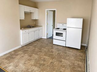 532 Main St APT 15, Farmington, NH 03835