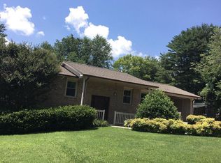 1308 Plantation Dr, Johnson City, TN 37604