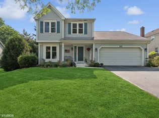 253 Foxmoor Rd, Fox River Grove, IL 60021