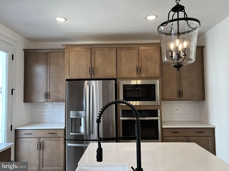 9211 Forkleaf Oak Dr — Photo 5