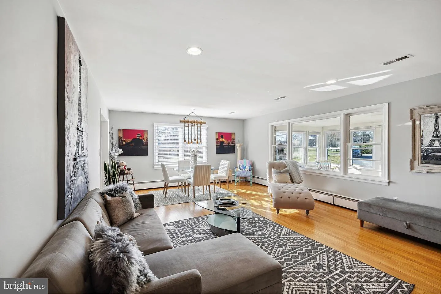 3 bed, 2.0 bath, 1323 sqft, $3,400 — Photo 2