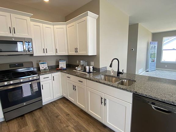 3rd image of 5841 Lynn Dr