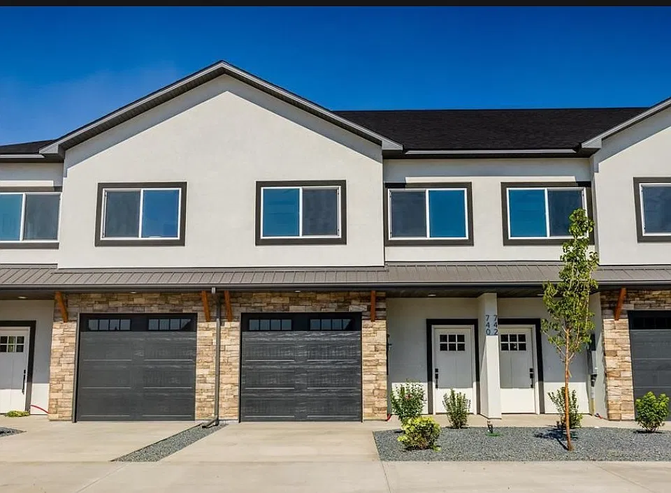 740 E Star Ct