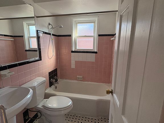 5th image of 8352 Archer Ave