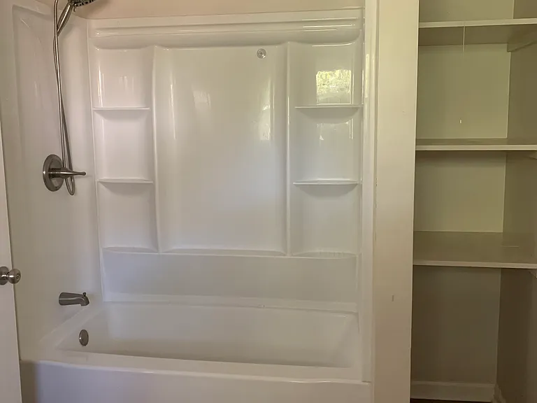 207 Auburn Dr — Photo 13
