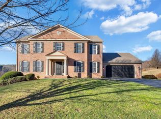 6324 Sandhurst Dr, Roanoke, VA 24018