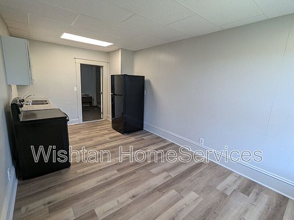 3rd image of 301 E Main St APT 26