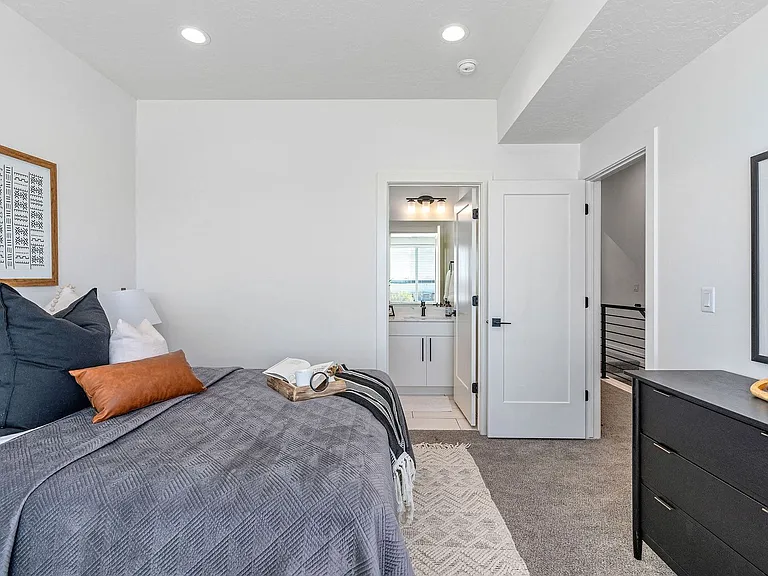 Central Heights Townhomes — Photo 20