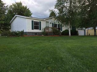 19009 Cedar St W, Eland, WI 54427