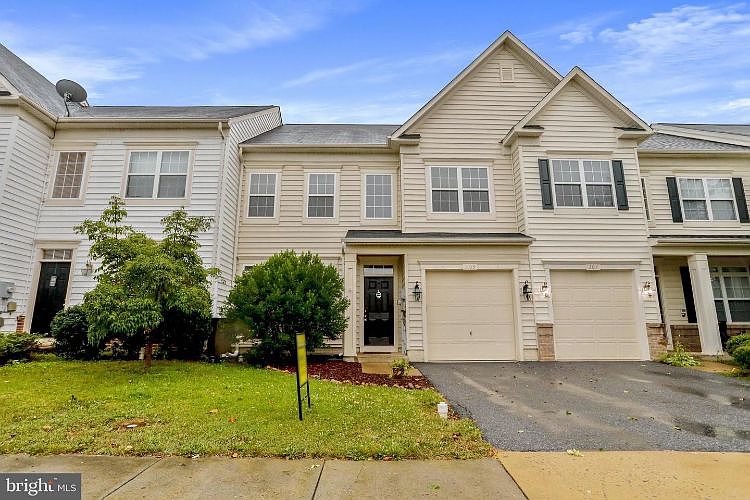 1st image of 205 Quinton Oaks Cir