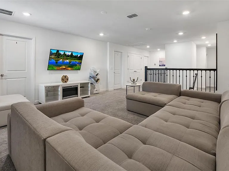 9084 Sommerset Hills Dr — Photo 16