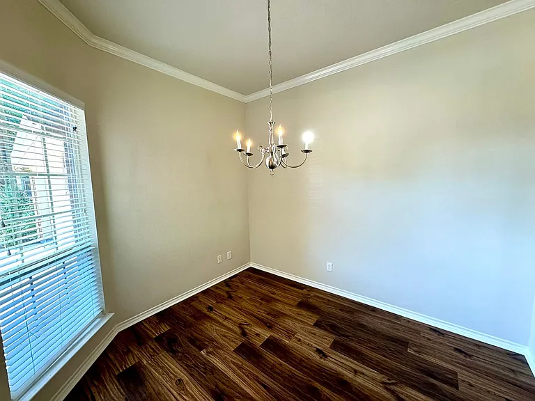 1703 Stonewick Dr — Photo 2