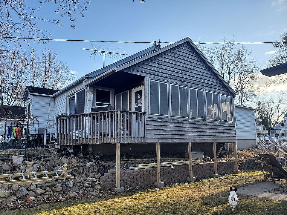 2nd image of 709 6th Ave
