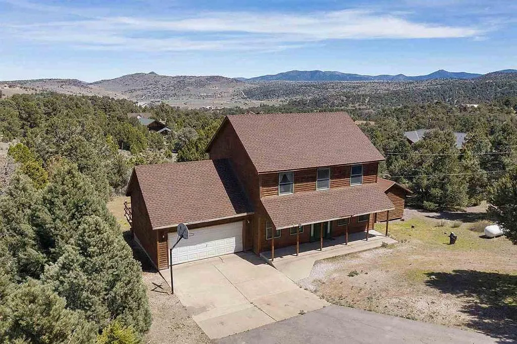 21640 Dortort Dr photo 1