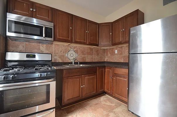 Rented by CITY SKYLINE REALTY INC | media 1