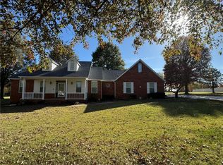 3473 Grapevine Dr, Springdale, AR 72762