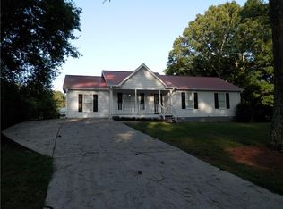 13 Redbarn Rd, Taylorsville, GA 30178