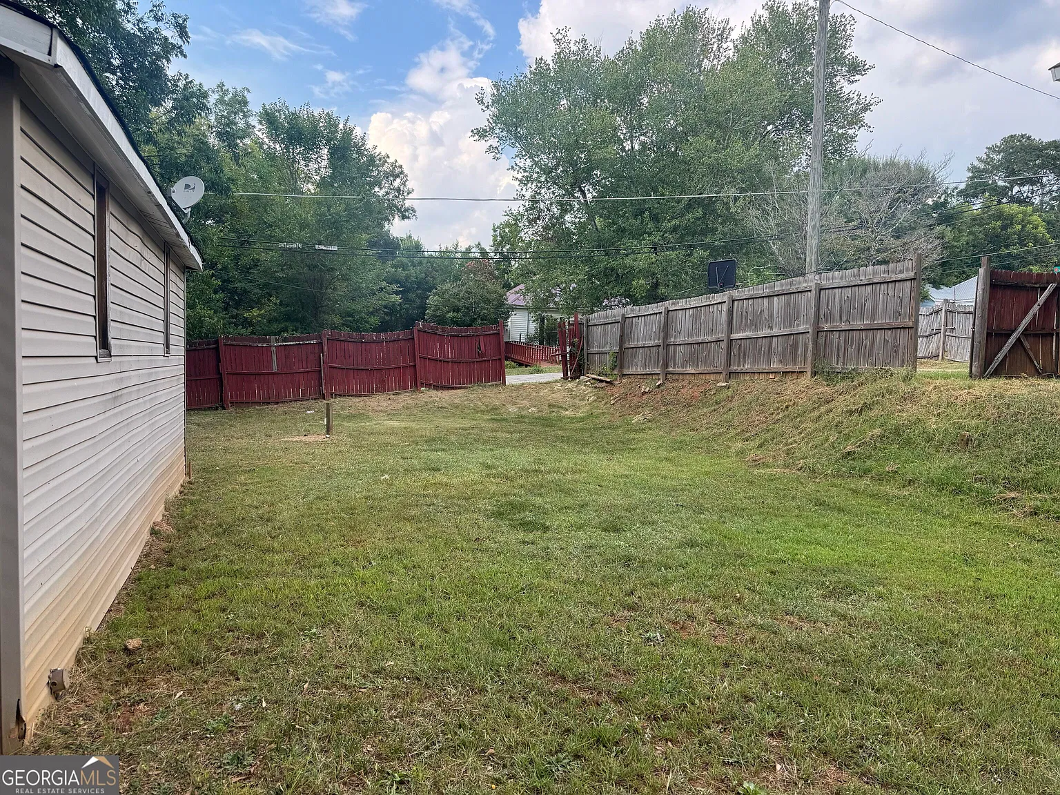 3 bed, 2.0 bath, 1159 sqft, $1,150 — Photo 4