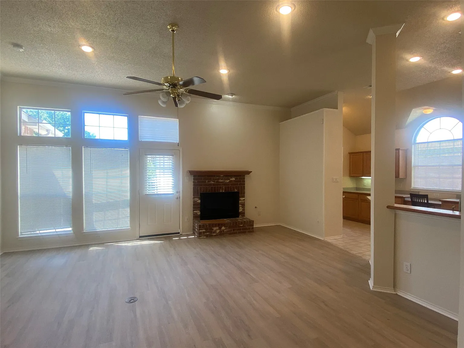3 bed, 2.0 bath, 1753 sqft, $2,295 — Photo 1