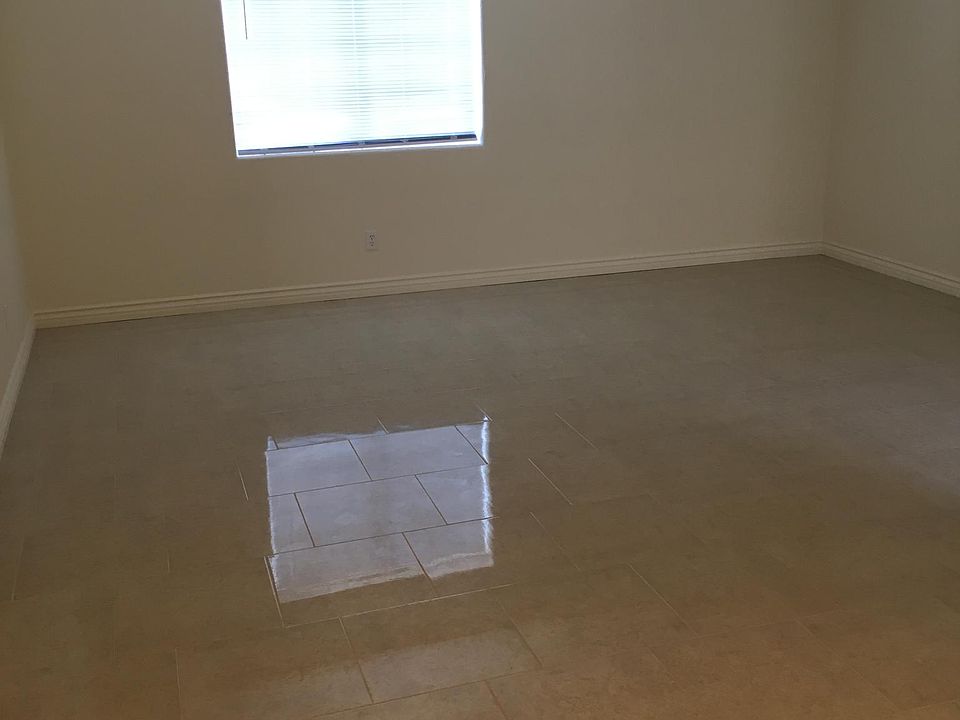 1st image of 231 E 109th Pl