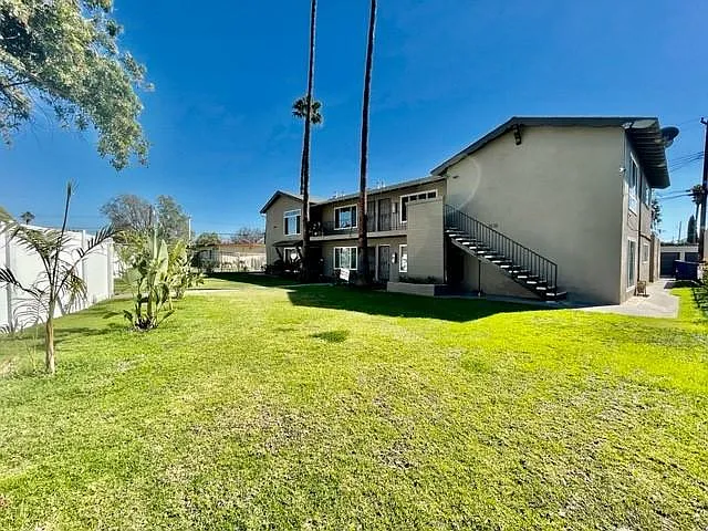 1812 W Crestwood Ln #A5 — Photo 8