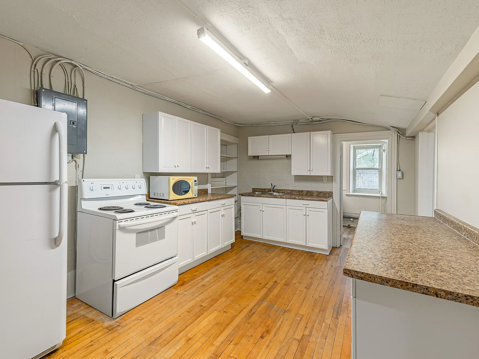 236 Princess Street — Photo 3