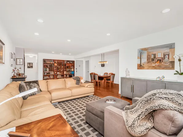 3720 Independence Avenue image 3 of 17