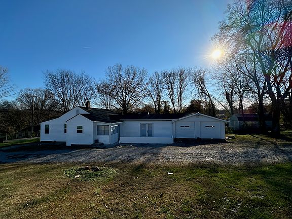 3rd image of 1087 Baker Ave