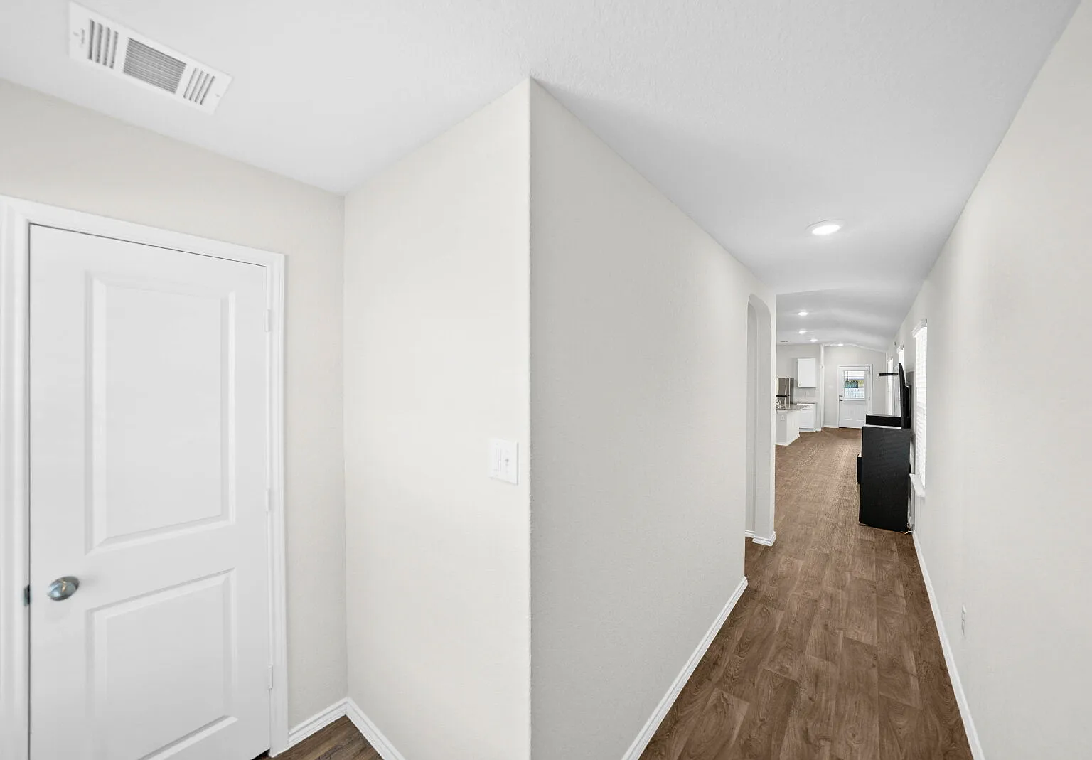 3 Bedroom Rental in Convenient West San Antonio Location — Photo 4