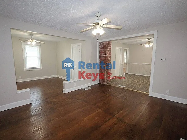 112 N Woods Ave — Photo 5