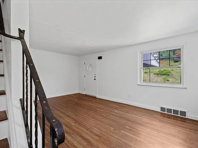 2182 Pauline Ave — Photo 25
